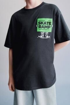 Arkası Baskı Detaylı Shake Tişört