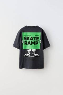 Arkası Baskı Detaylı Shake Tişört