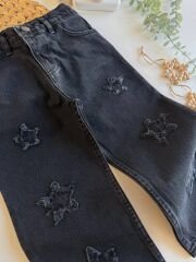Yıldız İşlemeli Siyah Jean