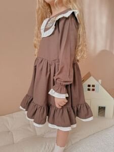 Yakası Nakış Detaylı Kahverengi Elbise