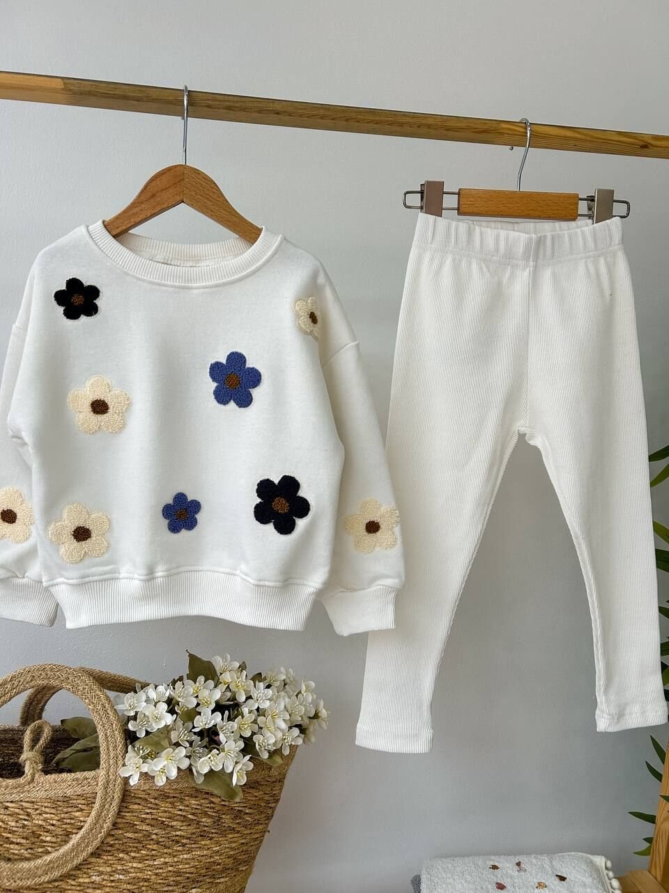 Çiçek Punch İşlemeli Takım