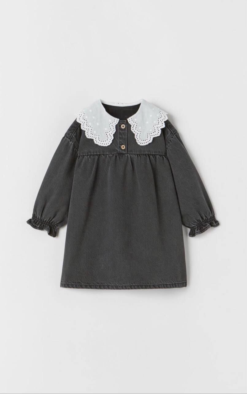 Yakası Güpür Detaylı Siyah Kot Elbise