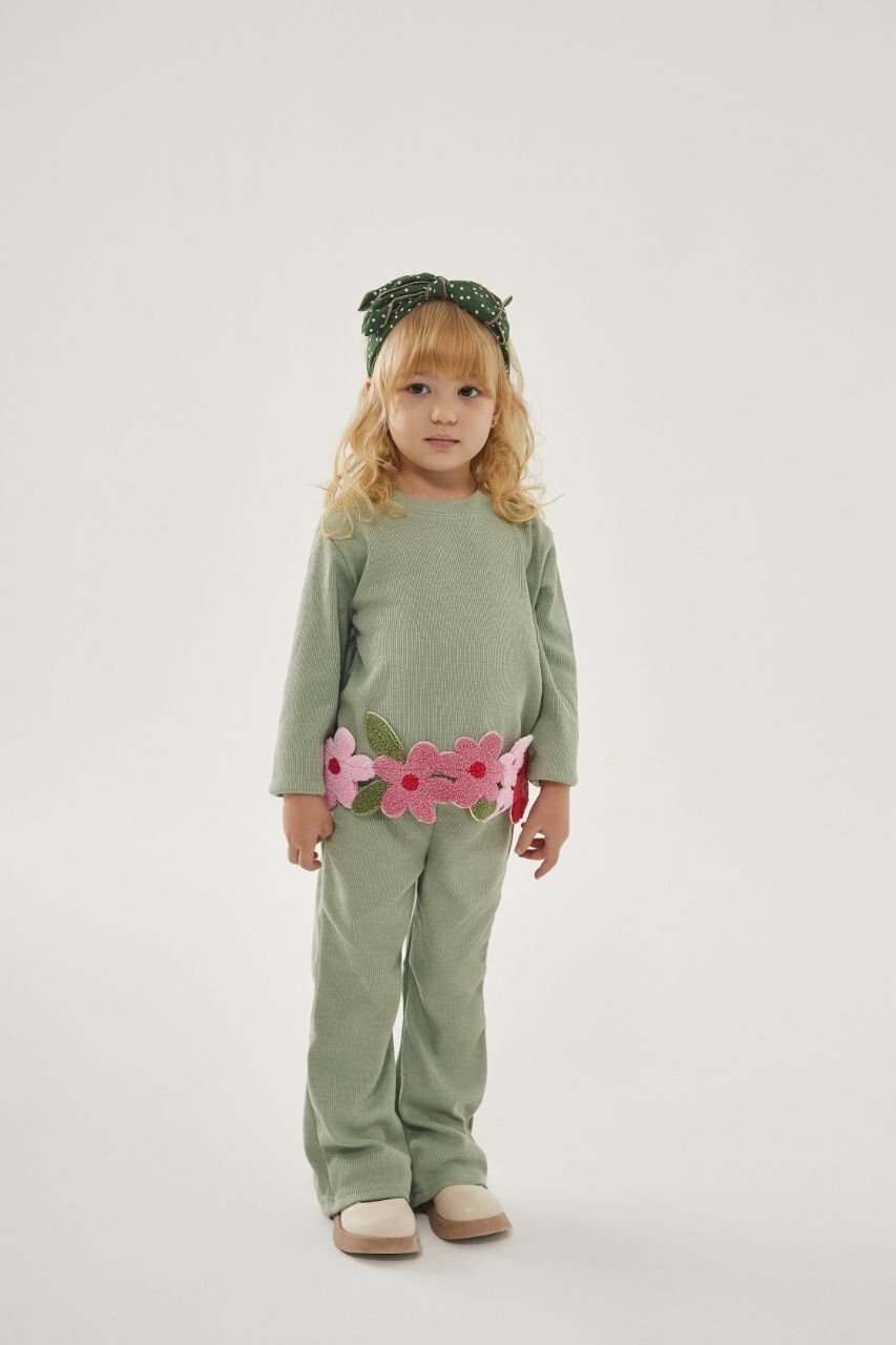 Çiçek Süzeneli Yeşil Takım